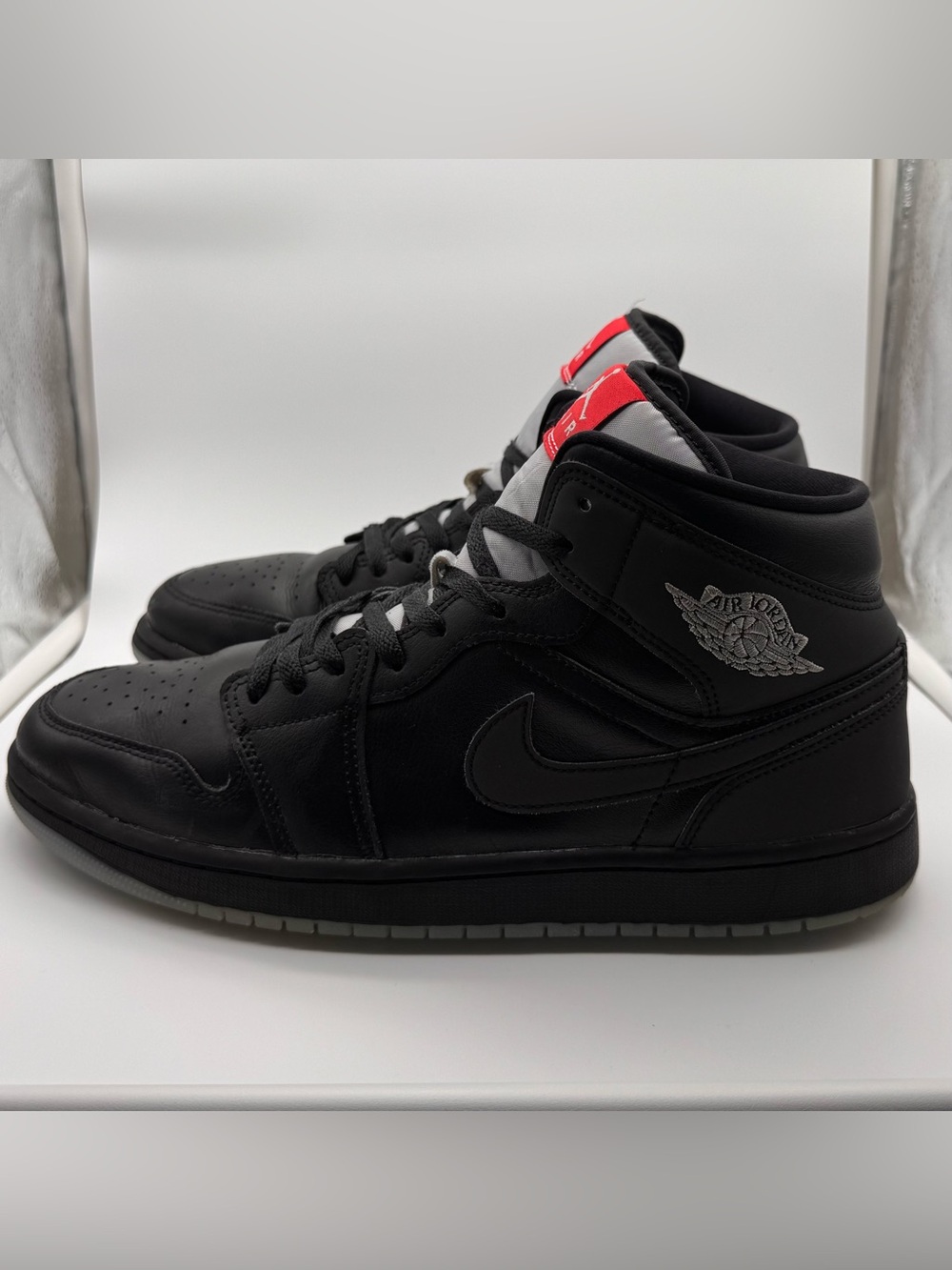 Air Jordan 1 Mid Black Light Smoke Grey Men s 11.5 HV5177-010 Sneakers - Picture 3 of 8
